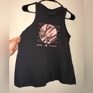 Adidas women’s black and pink tennis graphic S athletic gym